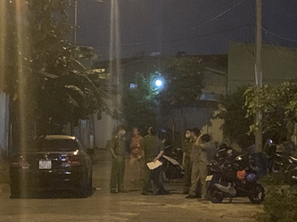 Người phụ nữ 45 tuổi nghi bị bạn trai sát hại trong nhà nghỉ ở vùng ven Sài Gòn  - Ảnh 1.