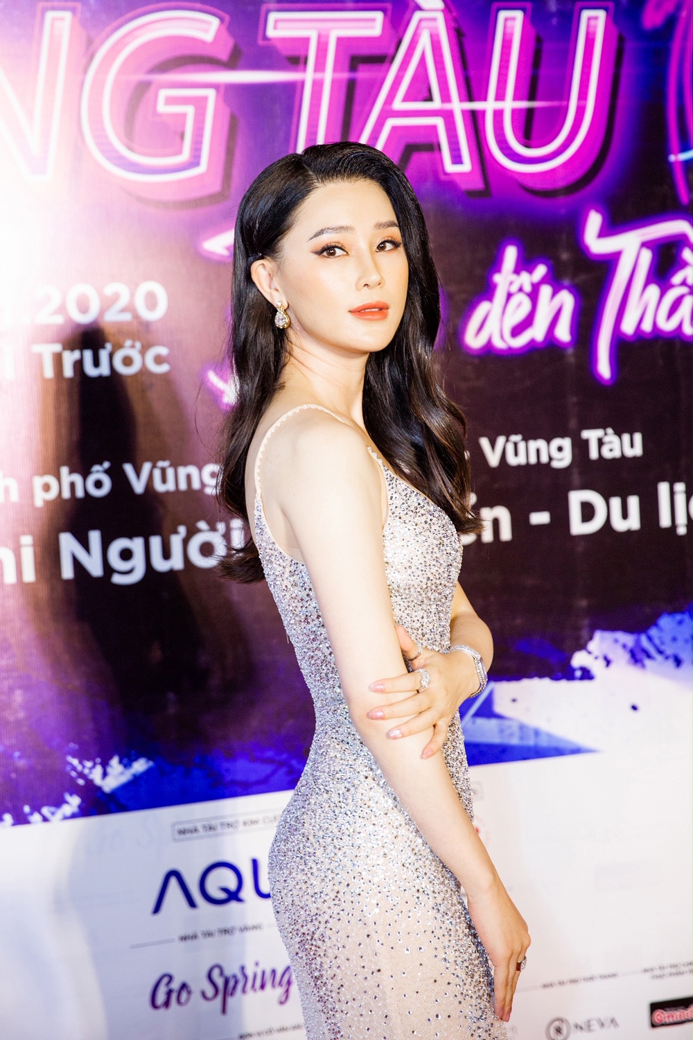 Á hậu Thái Như Ngọc đọ vẻ sexy với Đỗ Mỹ Linh - Ảnh 8.