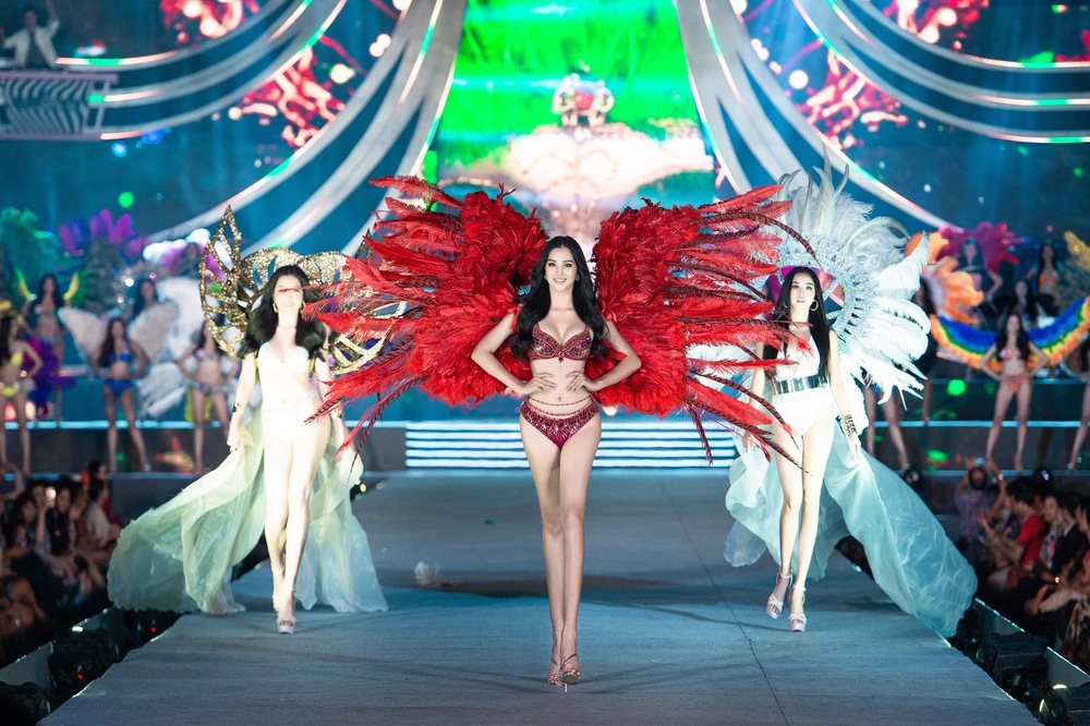 Cận cảnh màn diễn bikini bốc lửa của các thí sinh đẹp nhất Hoa hậu VN - Ảnh 10.