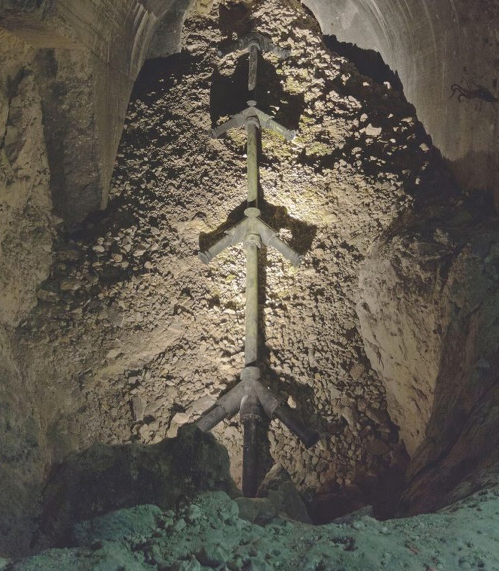 Đường hầm bí mật Hitler cho xây để giấu siêu vũ khí V3 - Ảnh 4.