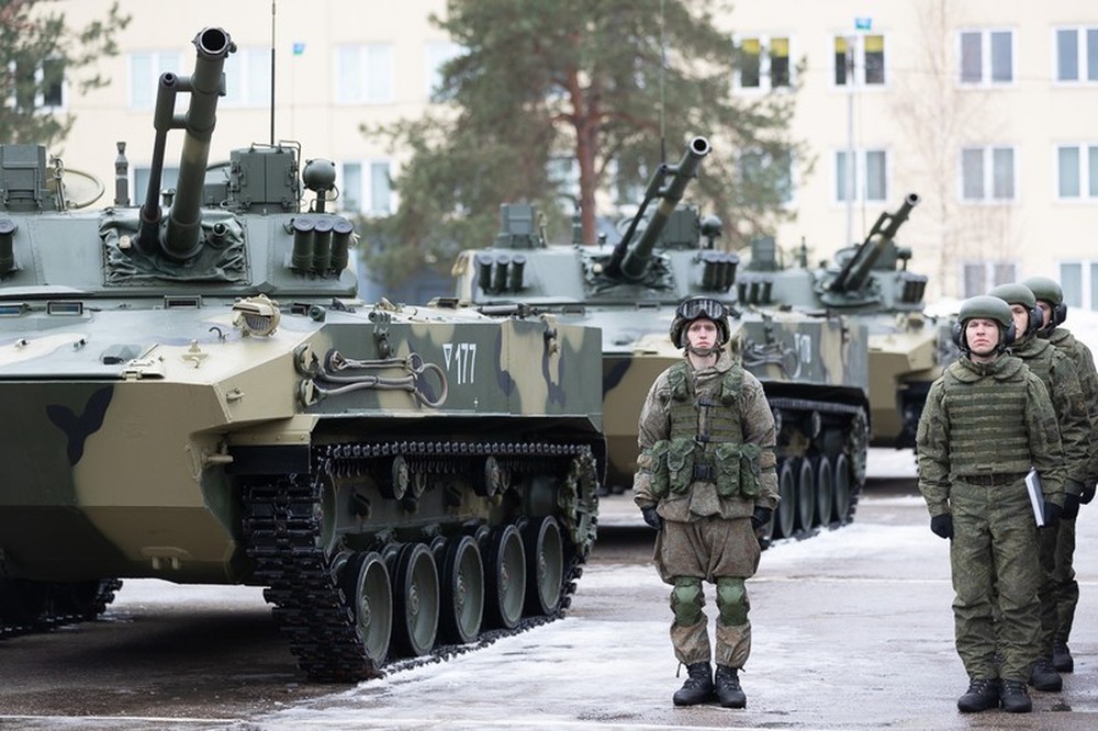 Lính dù Nga như ‘hổ mọc thêm cánh’ với tổ hợp Kornet-M và BMD-4M - Ảnh 1.