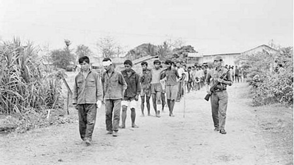 Chiến trường K: Ma quái, rợn tóc gáy lần đầu chạm mặt lính Khmer Đỏ - Ảnh 2.