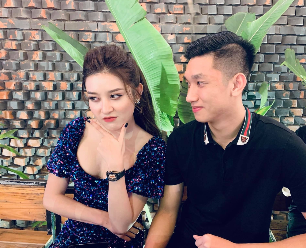 Huỳnh Anh và bạn gái tình tứ trong tiệc sinh nhật Á hậu Huyền My - Ảnh 6.