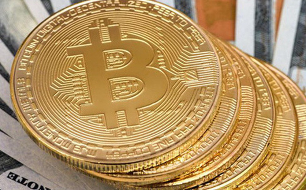 Đà tăng quá mạnh, Bitcoin phá tiếp mốc 22.000 USD