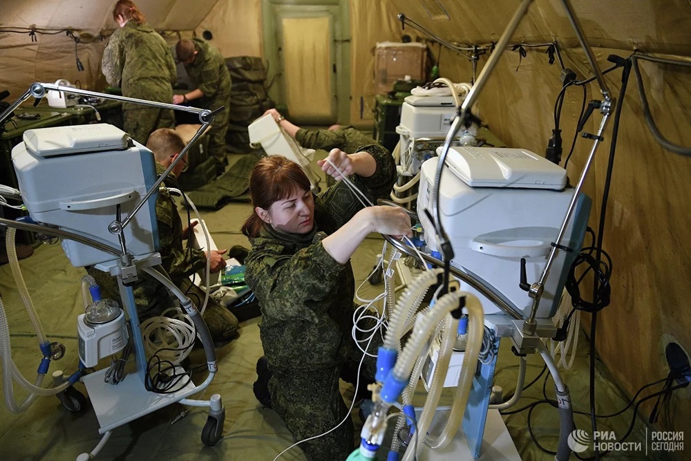 Cận cảnh quân đội Nga triển khai bệnh viện dã chiến ở Nagorno-Karabakh - Ảnh 2.