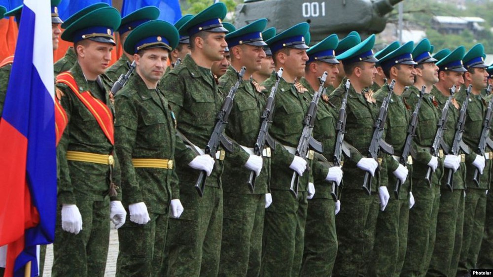 Nhận lệnh của TT Putin, đặc nhiệm FSB cơ động bất ngờ ở Armenia: Đừng dại chọc gấu Nga! - Ảnh 2.