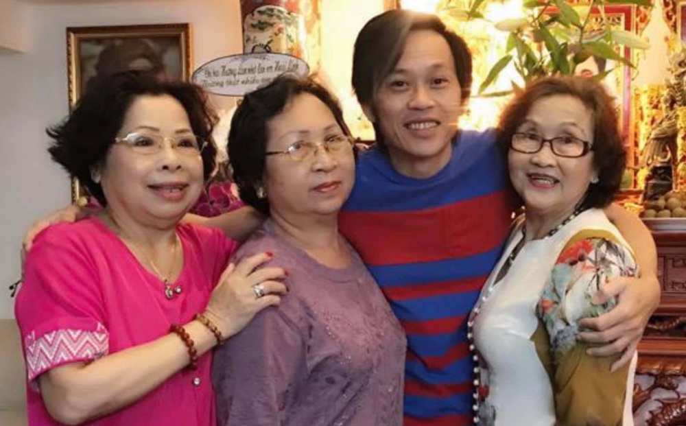 Hoài Linh buồn bã khi nghe tin dì ruột qua đời ở Mỹ: "Dậy đi cô áo hồng xinh đẹp của con"