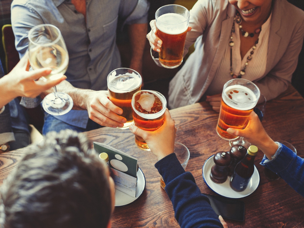 Tác hại của bia rượu đến 3 thời điểm quan trọng nhất cuộc đời: Hậu quả nặng nề dù chỉ uống vừa phải - Ảnh 4.