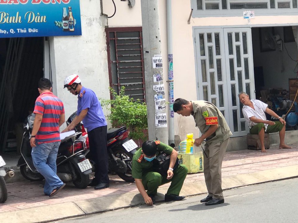 Người phụ nữ U50 bị nhân tình chém gục giữa đường phố Sài Gòn - Ảnh 1.