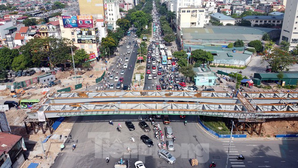 Đường Nguyễn Văn Huyên sắp có cầu vượt giải phóng điểm đen ùn tắc - Ảnh 2.