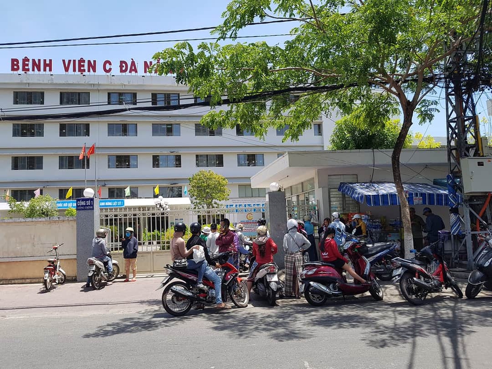 Bệnh nhân nghi nhiễm Covid-19 tại Đà Nẵng đang phải thở máy, tình trạng sức khỏe suy yếu, diễn tiến nặng - Ảnh 1.