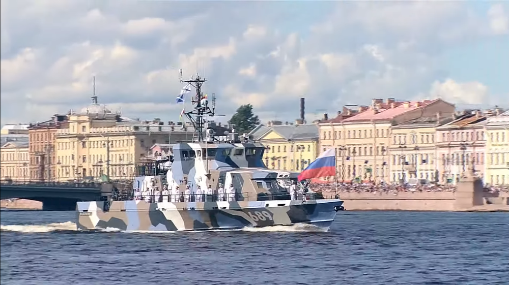 Hải quân Nga duyệt binh, phô diễn sức mạnh chưa từng có: Tổng thống Putin khoe vũ khí mới - Ảnh 12.