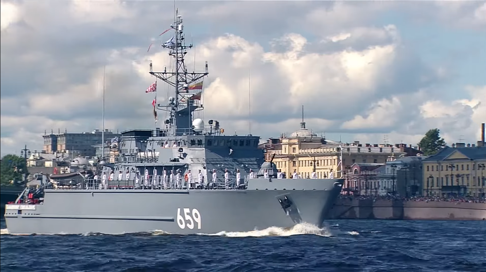 Hải quân Nga duyệt binh, phô diễn sức mạnh chưa từng có: Tổng thống Putin khoe vũ khí mới - Ảnh 15.