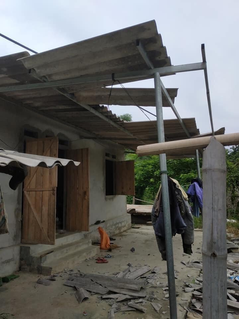 Những hình ảnh và con số thiệt hại sau trận động đất ở Sơn La trưa nay - Ảnh 6.