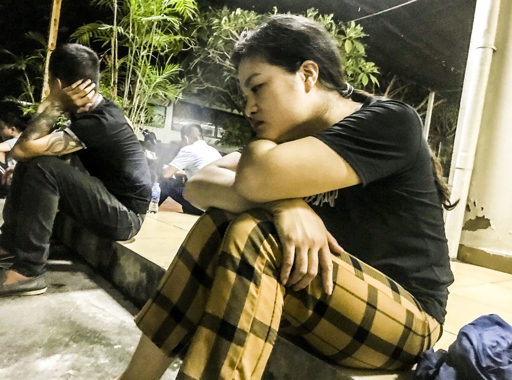 Vụ gãy đôi thang lắp kính khiến 4 người tử vong: “Sống vất vả, đến lúc chết cũng khổ...” - Ảnh 5.