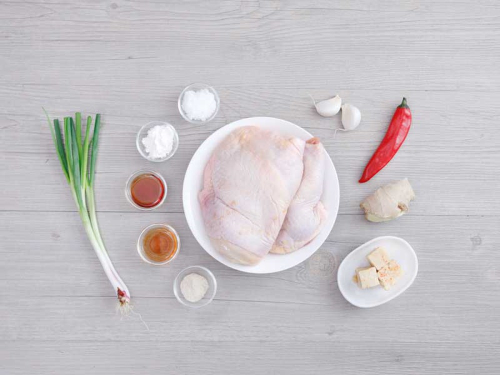 Nắng nóng làm ngay món gà hấp ăn tối thơm mềm lại không phải nấu nướng nhiều - Ảnh 1.