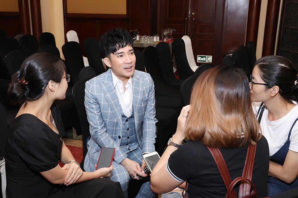 Quang Hà tự lái xế hộp 24 tỷ tới họp báo, tiết lộ mối quan hệ với Jennifer Phạm - Ảnh 5.