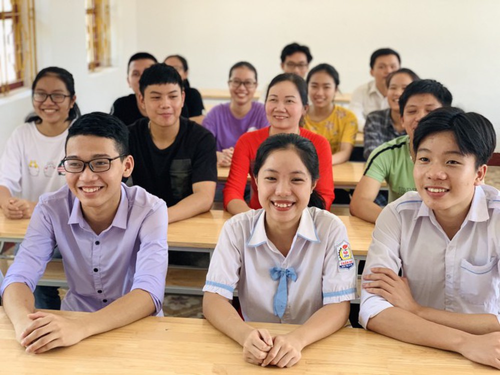 Lớp học mưa điểm 10 thi THPT ở Hà Tĩnh - Ảnh 2.