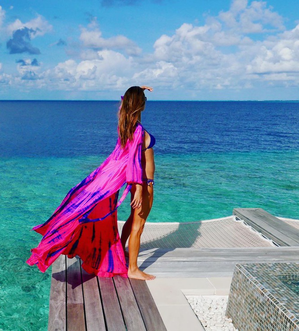 Alessandra Ambrosio siêu quyến rũ ở bãi biển thiên đường Maldives - Ảnh 4.