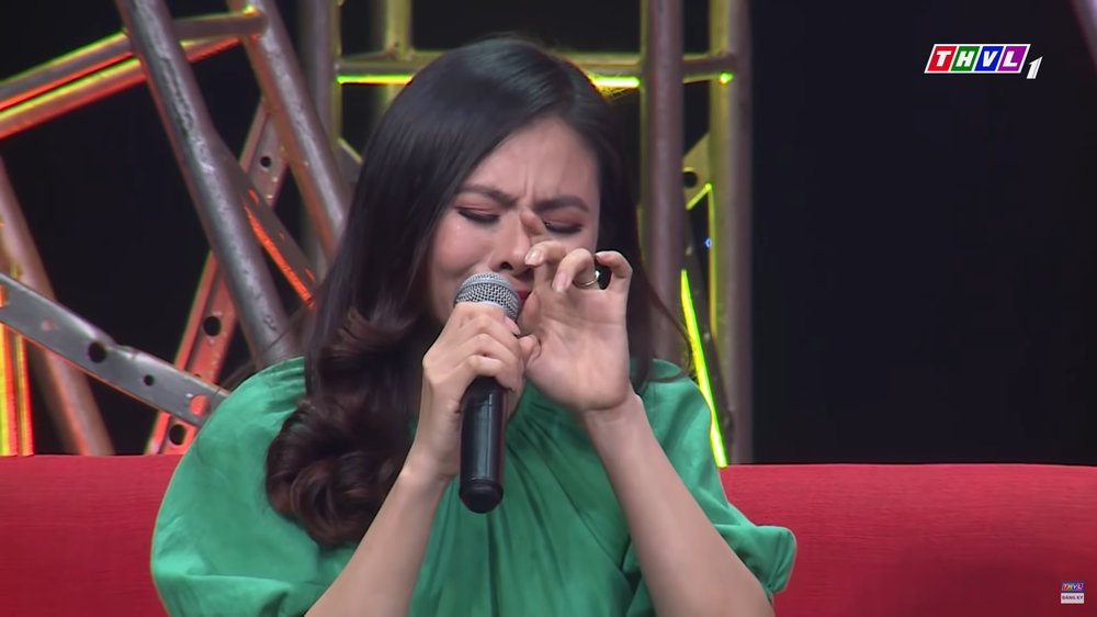 Diễn viên Vân Trang khóc nức nở: Cứ nhắc đến là tôi chỉ muốn bỏ nhà mà đi - Ảnh 4.