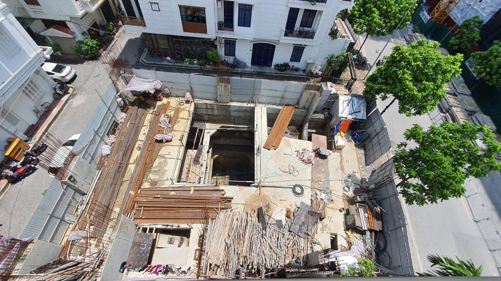 Quận Ba Đình tự cấp phép nhà dân 5 tầng nổi, 4 tầng hầm trái luật? - Ảnh 2.