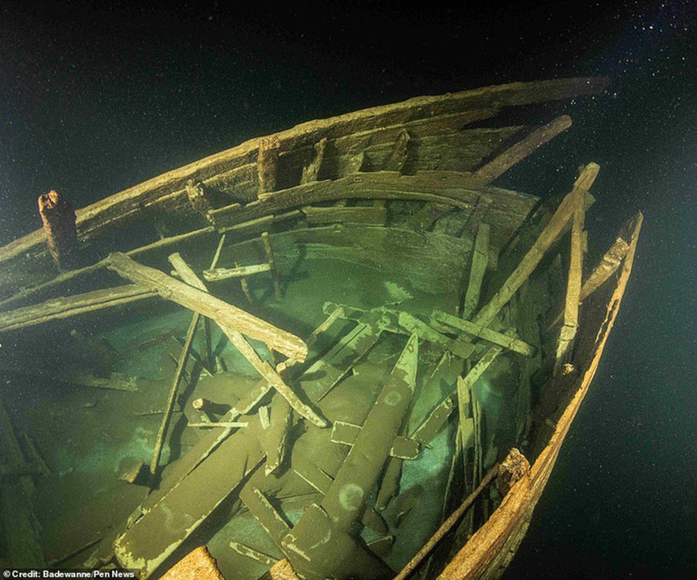 Tàu ma hiện hình nguyên vẹn sau 400 năm bị biển Baltic nuốt chửng - Ảnh 2.