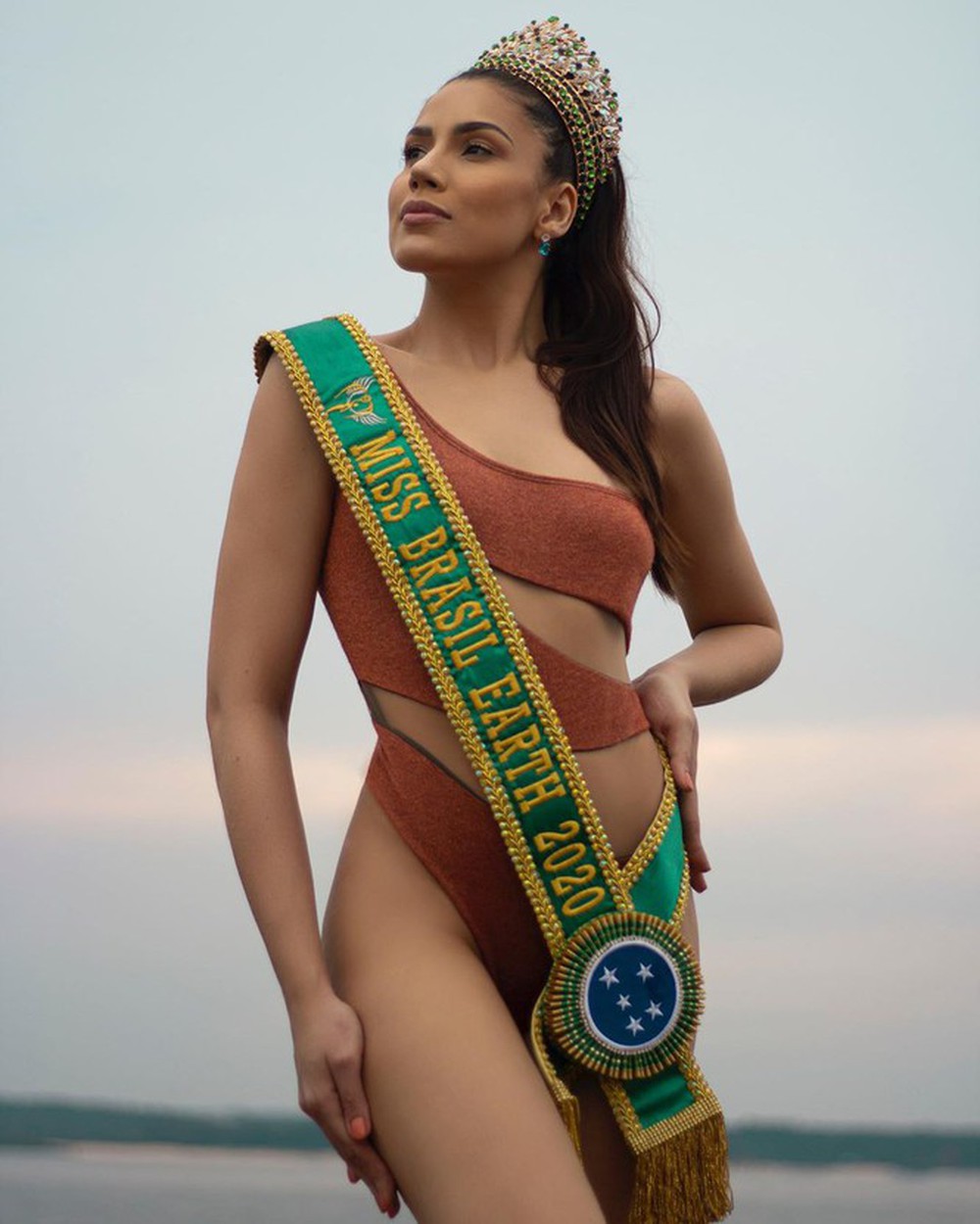 Tân Hoa hậu Trái đất Brazil tung bộ ảnh nóng bỏng mắt với bikini - Ảnh 1.