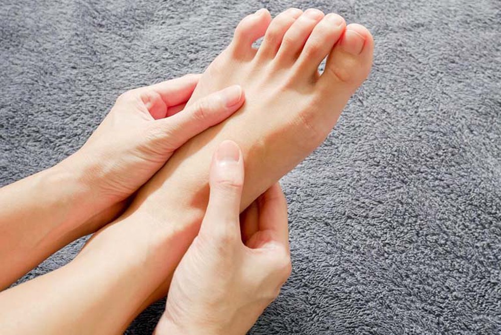 Nếu bỗng dưng thấy bàn chân có 5 sự thay đổi này, coi chừng cơ thể đang mắc trọng bệnh và cần được giải cứu - Ảnh 4.