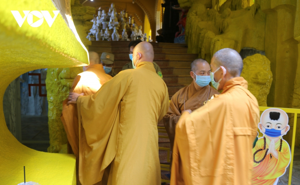 Chùm ảnh: Bên trong hầm lưu giữ hũ cốt ở chùa Kỳ Quang 2 - Ảnh 2.