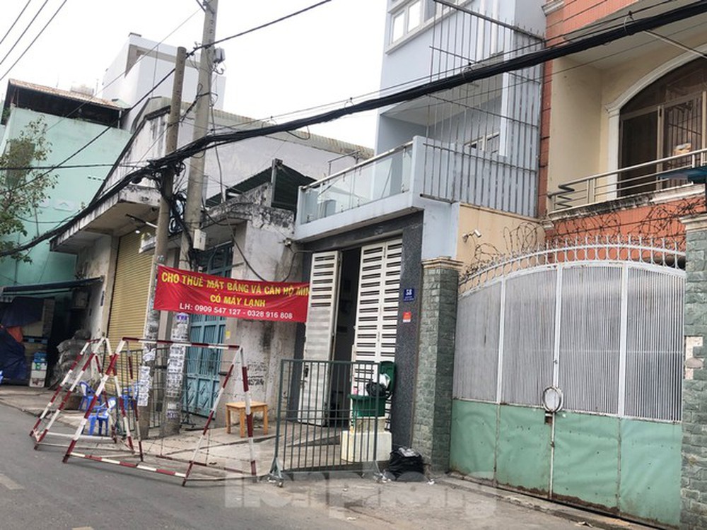 TPHCM: Phong tỏa, cách ly ngôi nhà người phụ nữ nhập cảnh 'chui' ở Q.Tân Phú