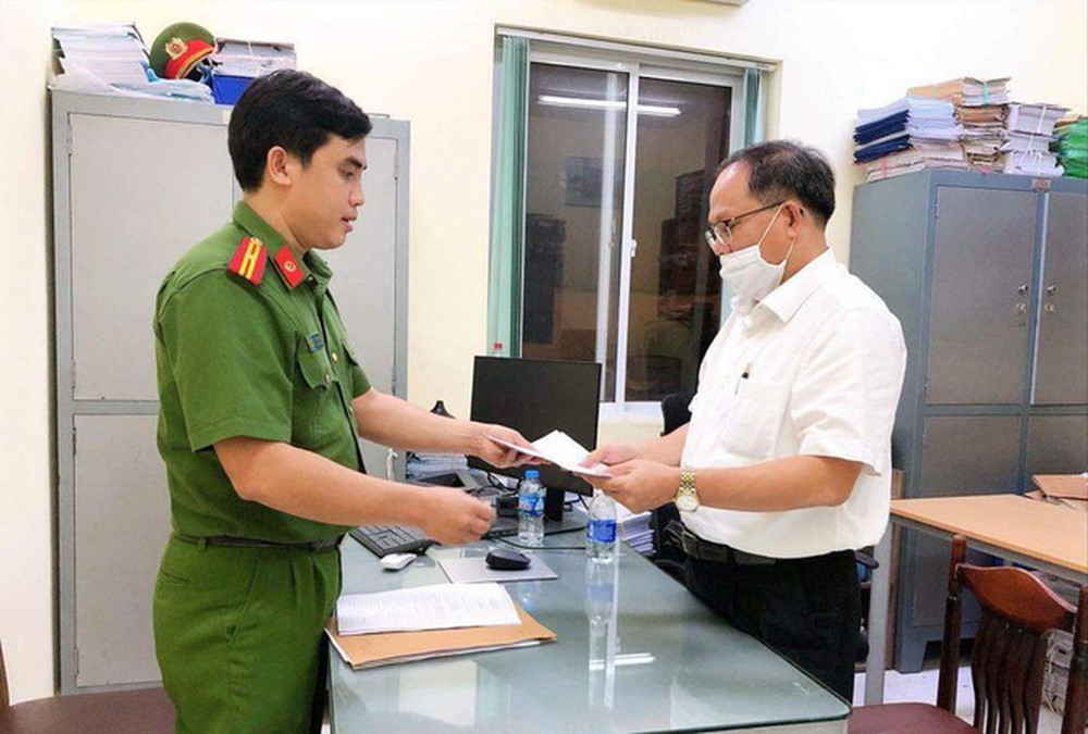 Cựu Phó Bí thư Thành uỷ TPHCM Tất Thành Cang gây thiệt hại 157 tỷ đồng - Ảnh 1.