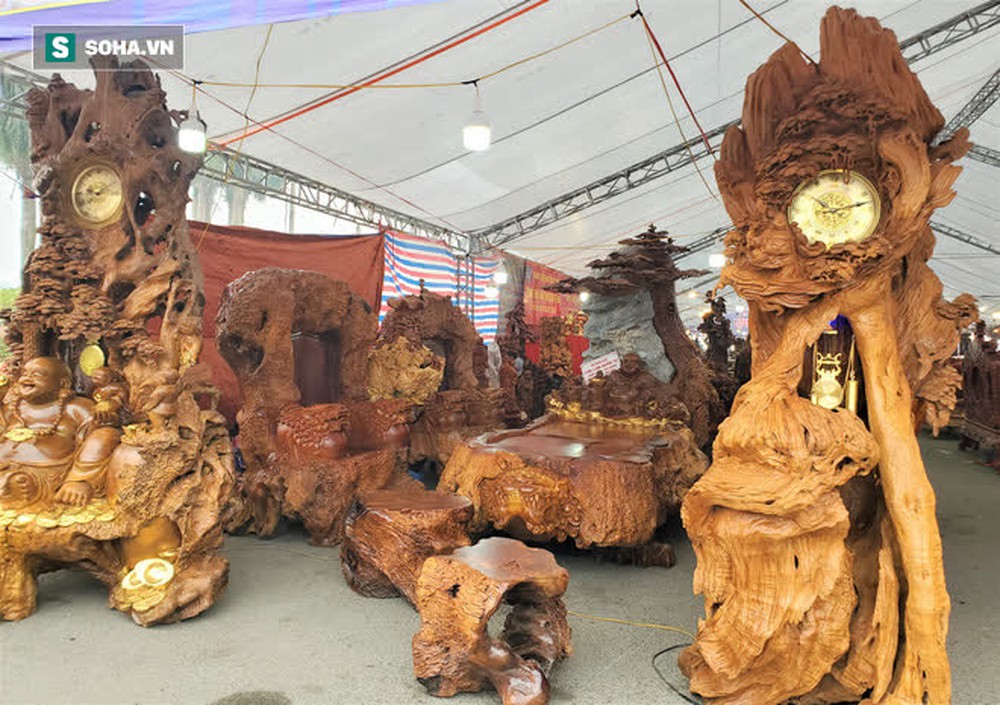 Ngắm bộ bàn ghế gỗ nu Cửu lân quần tụ nặng 4 tấn, dát vàng, giá 2,8 tỷ cho đại gia Việt - Ảnh 8.