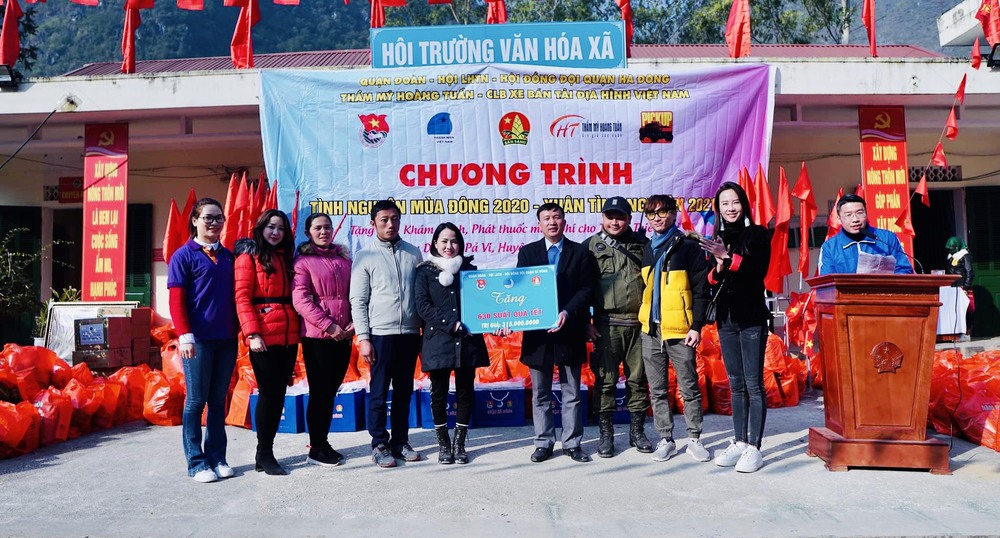 MC Thùy Dương lên Hà Giang làm thiện nguyện - Ảnh 2.