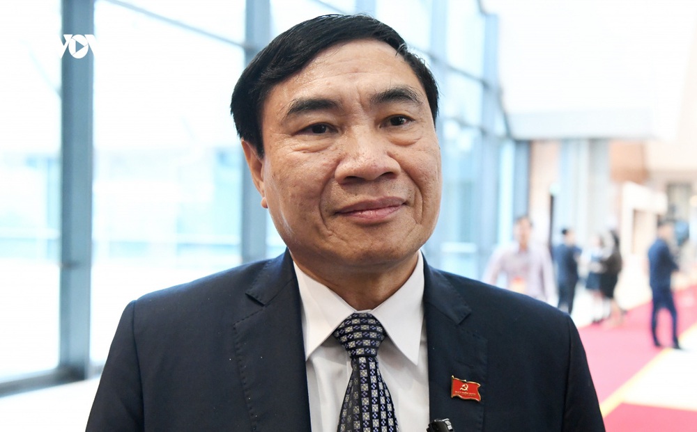 Nâng cao thu nhập chính đáng cho công chức là giải pháp phòng chống tham nhũng?