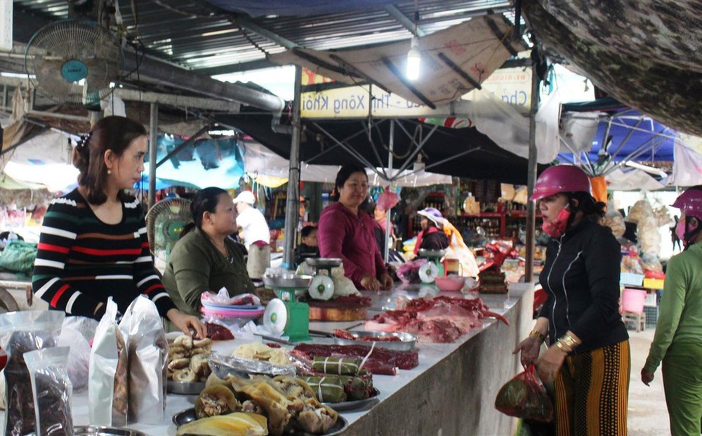 Vỡ hụi tiền tỷ, tiểu thương khốn đốn