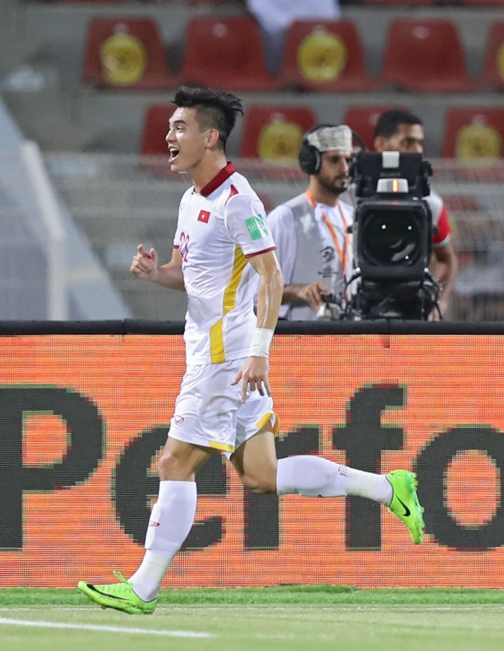 Kết quả Oman vs Việt Nam: Hàng thủ chơi thảm hại, thầy trò HLV Park Hang-seo nhận trận thua muối mặt - Ảnh 3.