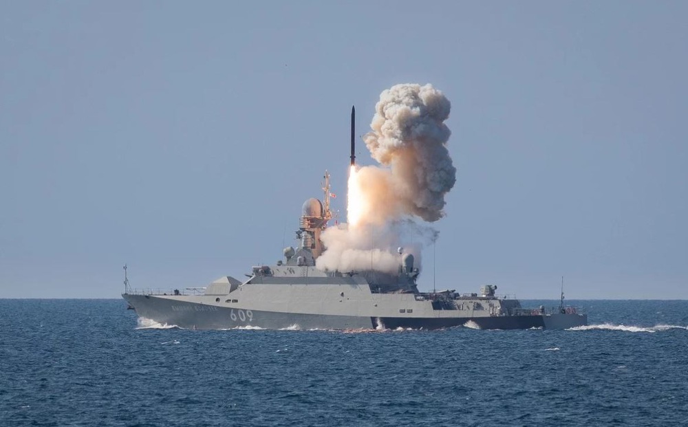 Ukraine "hoảng hồn": Nga điều các hệ thống phóng vũ khí hạt nhân tới Crimea nhiều khủng khiếp!