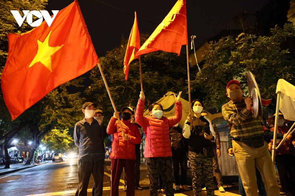 Dỡ bỏ phong tỏa Bệnh viện Việt Đức sau 14 ngày cách ly phòng, chống dịch COVID-19 - Ảnh 8.