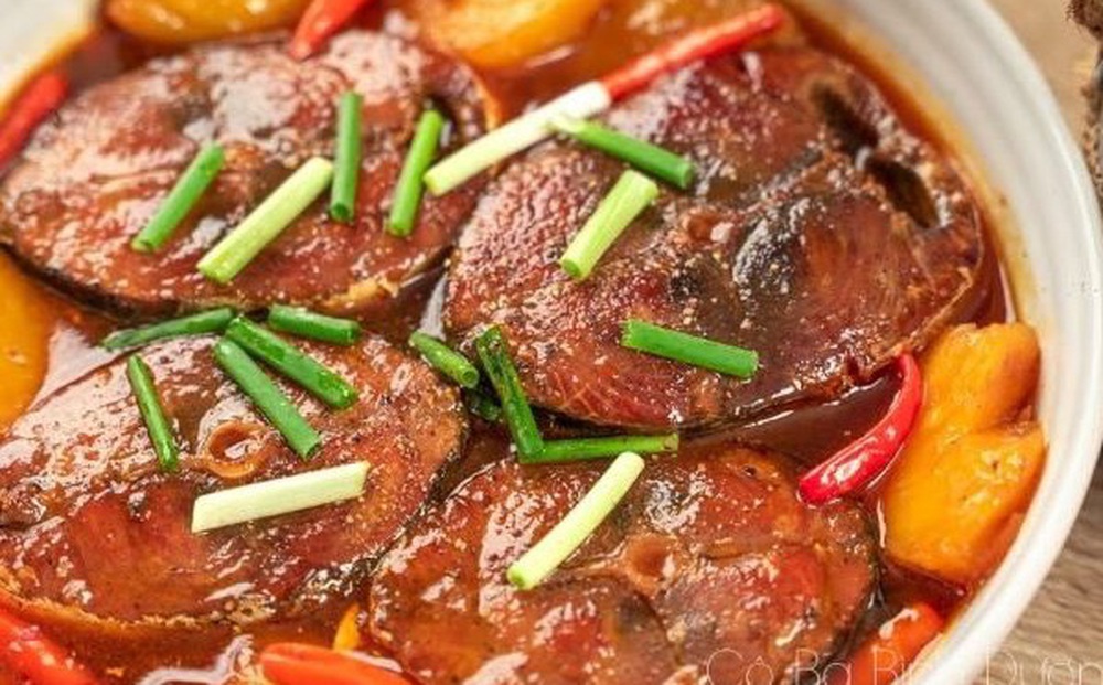 Kho cá ngừ cho thêm quả này đảm bảo ngon ngọt, chuẩn vị nhà hàng