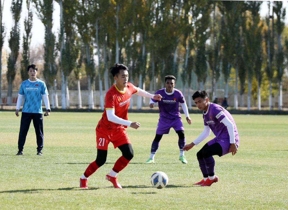 U23 Việt Nam chia quân thi đấu nội bộ, Văn Đô tiếp tục nổ súng - Ảnh 13.