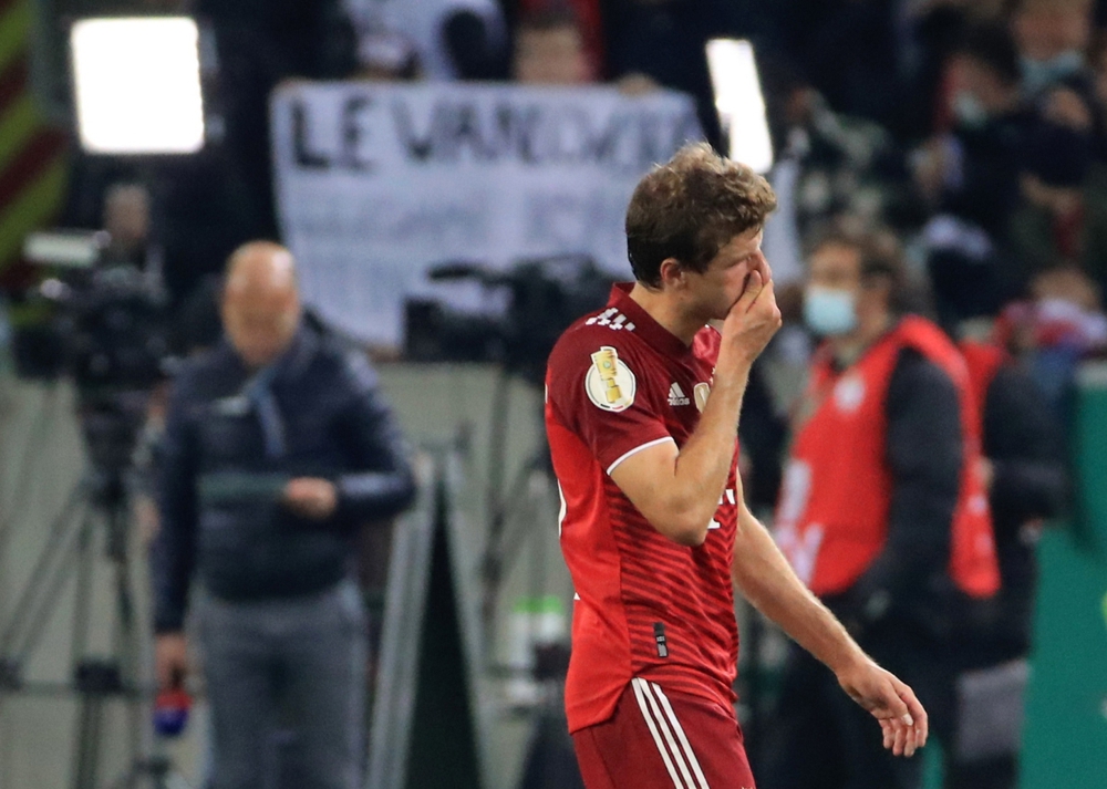 Thảm bại ở Cúp Quốc gia Đức, Bayern Munich nhận trận thua đậm nhất sau 43 năm - Ảnh 4.