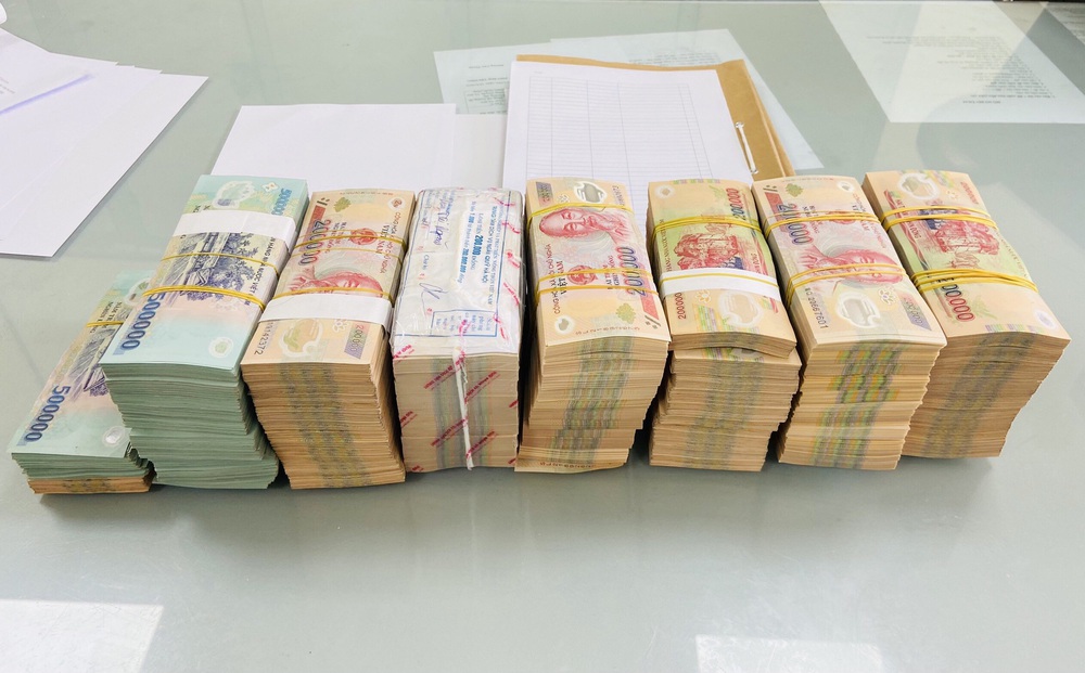 Hà Nội: Người phụ nữ mất 334 triệu sau cuộc gọi của "công an" Hà Nội: Người phụ nữ mất 334 triệu sau cuộc gọi của "công an"