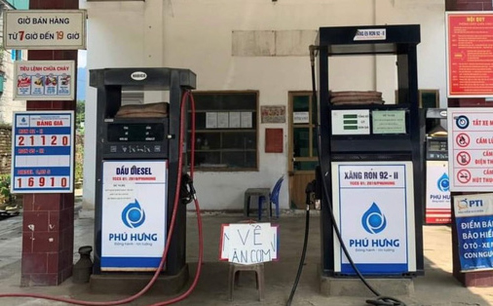 Treo biển "Về ăn cơm", cửa hàng xăng dầu bị phạt 10 triệu đồng