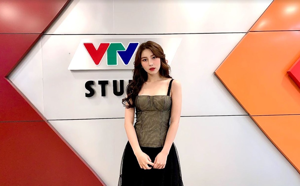 Nữ MC xinh đẹp dành tình cảm đặc biệt tới Văn Thanh, dự đoán sốc trận đấu của ĐT Việt Nam