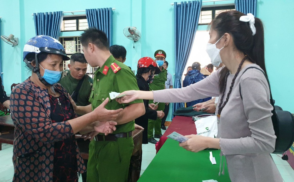 Yêu cầu thu thập chứng cứ hoạt động từ thiện của ca sĩ Thuỷ Tiên để phục vụ điều tra