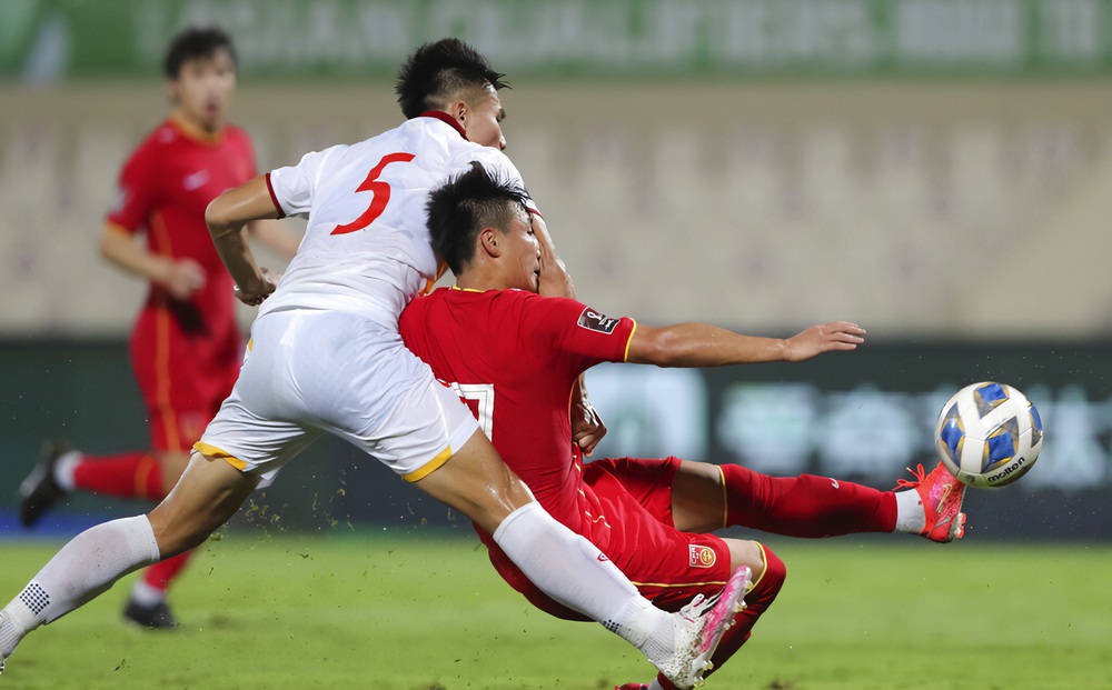 Nguyễn Thanh Bình và bài học quý của ĐT Việt Nam