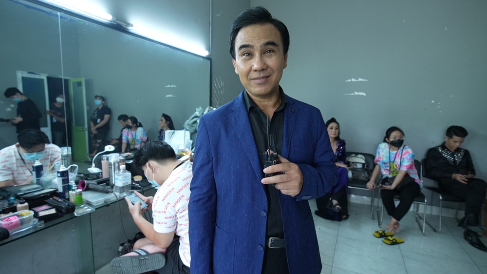 MC Quyền Linh: Suốt mùa dịch, tôi chỉ ở ngoài đường là chính, không về nhà luôn - Ảnh 3. MC Quyền Linh: Suốt mùa dịch, tôi chỉ ở ngoài đường là chính, không về nhà luôn - Ảnh 3.