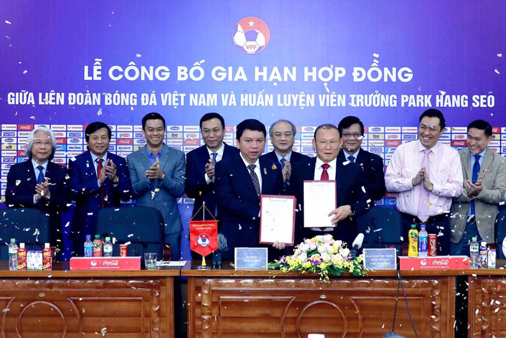 NÓNG: Tương lai của HLV Park Hang-seo đã chốt, ĐTVN chờ đại phá Nhật Bản - Ảnh 1.