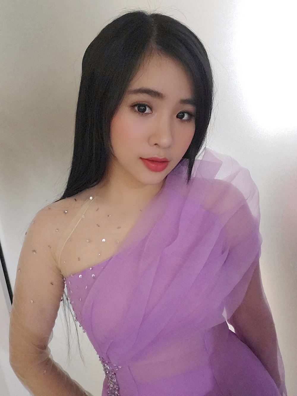 Cuộc sống tuổi 24 của ca sĩ từng khiến Phi Nhung phải phá lệ nhận làm con nuôi - Ảnh 5. Cuộc sống tuổi 24 của ca sĩ từng khiến Phi Nhung phải phá lệ nhận làm con nuôi - Ảnh 5.