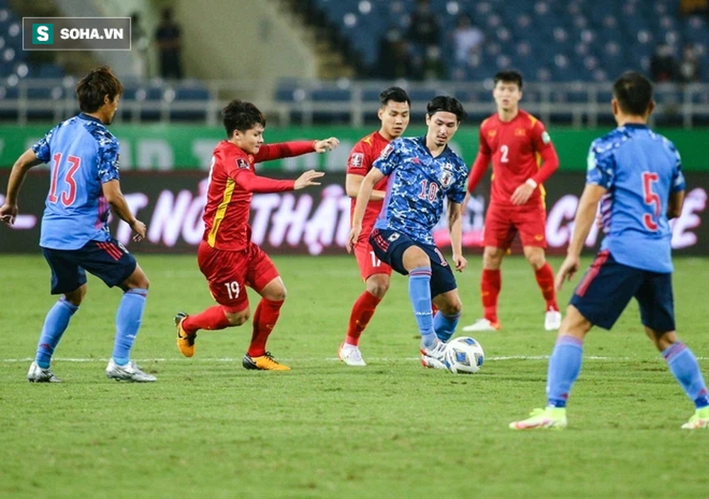 Đừng quá kỳ vọng ĐTVN sẽ có điểm; bao giờ có 5,6 cầu thủ đá ở châu Âu mới đấu được Nhật - Ảnh 2. Đừng quá kỳ vọng ĐTVN sẽ có điểm; bao giờ có 5,6 cầu thủ đá ở châu Âu mới đấu được Nhật - Ảnh 2.